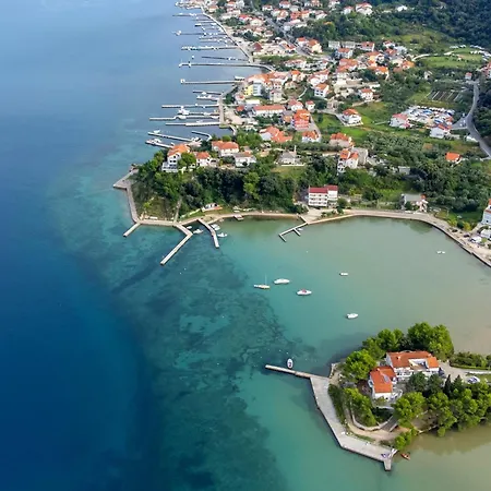 - Donja 2001b * Supetarska Draga