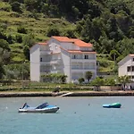 - Donja 2001b Appartement Supetarska Draga