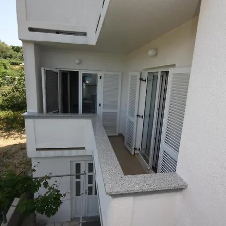 Apartment - Donja 2001b