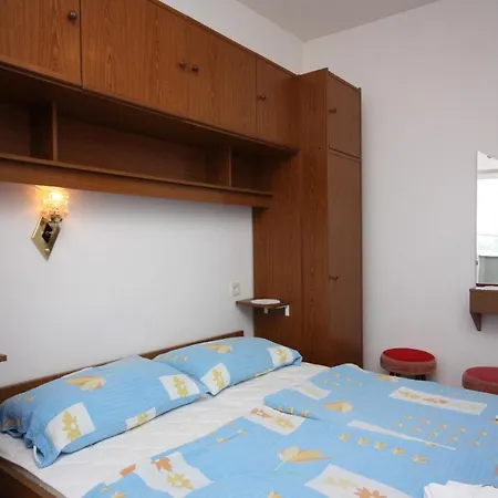Apartment - Donja 2001b *